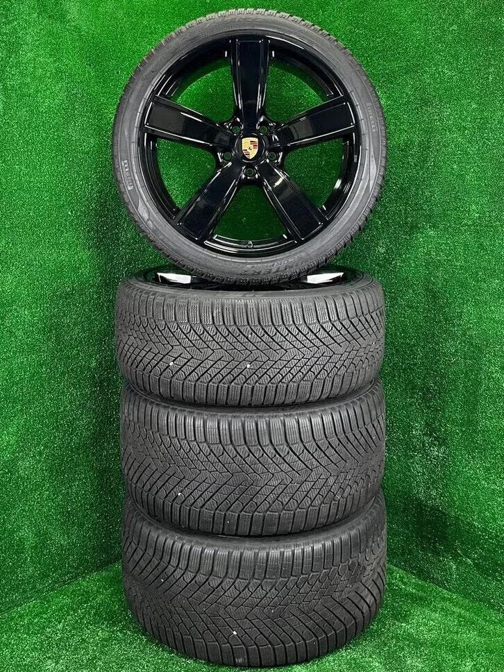 Originele 22 inch Porsche Cayenne E3 velgen met winterbanden, Gebruikt, 285 mm, Banden en Velgen, Germany