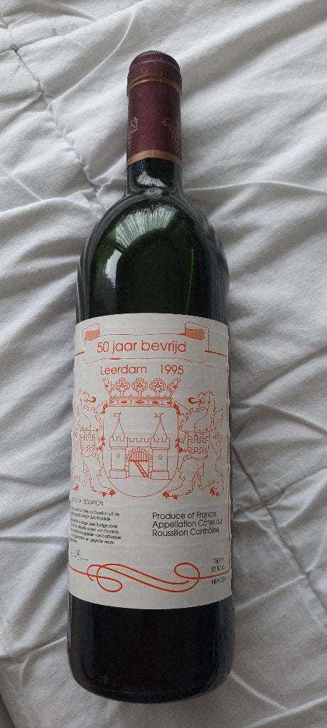 fles wijn 50 jaar bevrijd leerdam 1995 niet meer drinkbaar, Ophalen of Verzenden, Zo goed als nieuw, Overige gebieden, Rode wijn