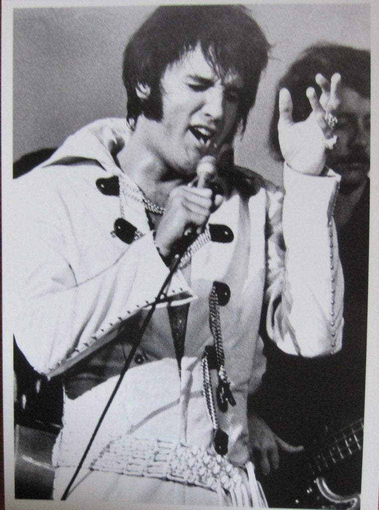 nieuwe ansichtkaart van Elvis Presley -optreden in Las Vegas, Verzenden, 1980 tot heden, Ongelopen, Sterren en Beroemdheden