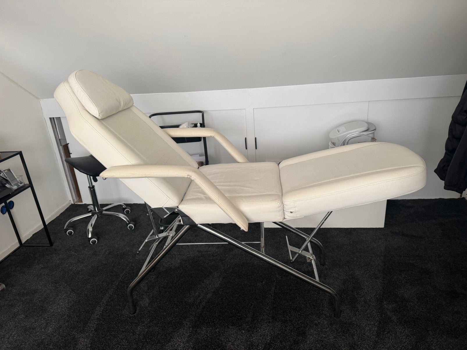 Behandelstoel met kruk, Ophalen, Zo goed als nieuw, Massagetafel