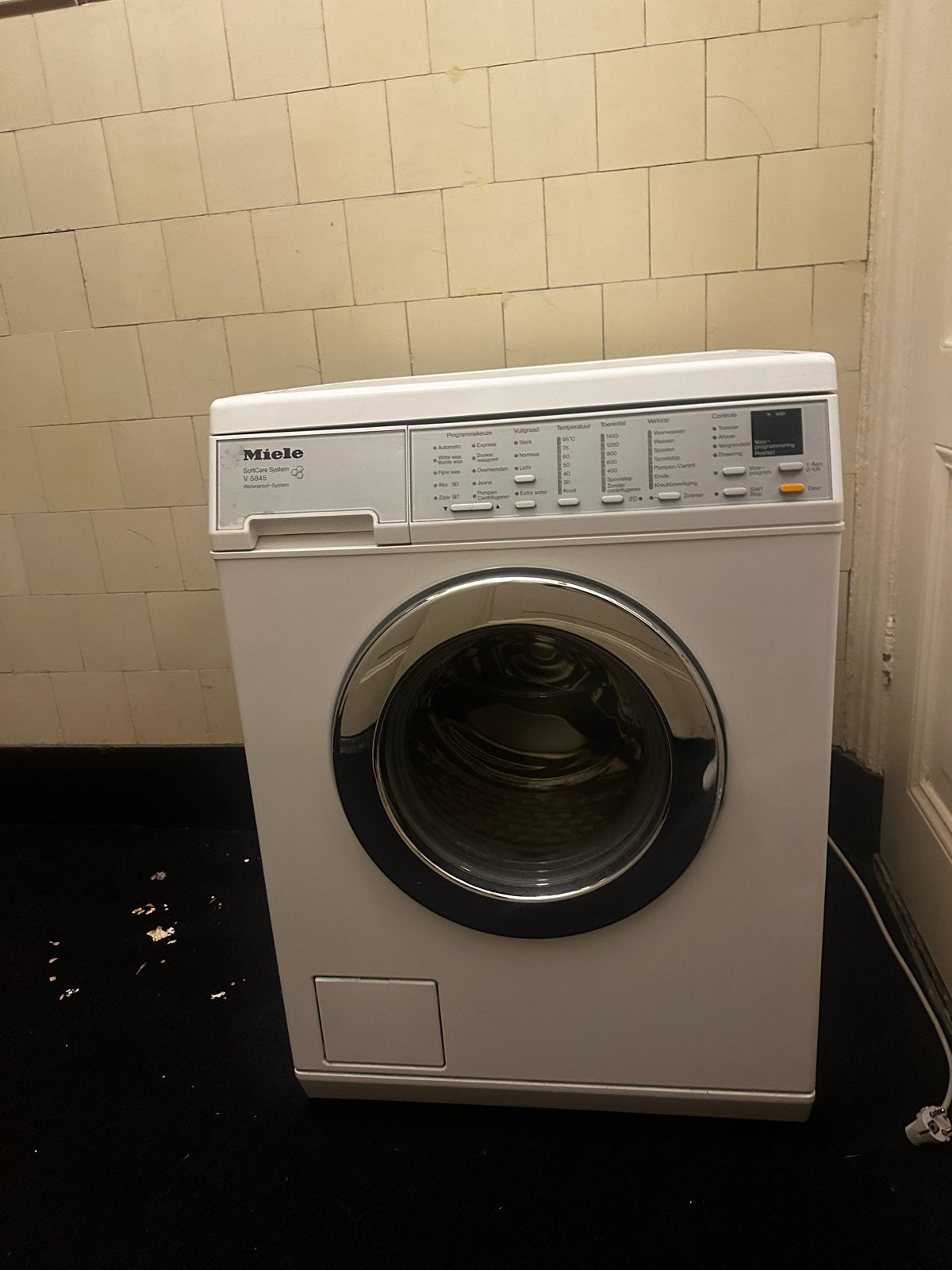 Miele V 5845 Wasmachine - SoftCare System, Witgoed en Apparatuur, Wasmachines, Gebruikt, Ophalen of Verzenden, Voorlader, Wolwasprogramma