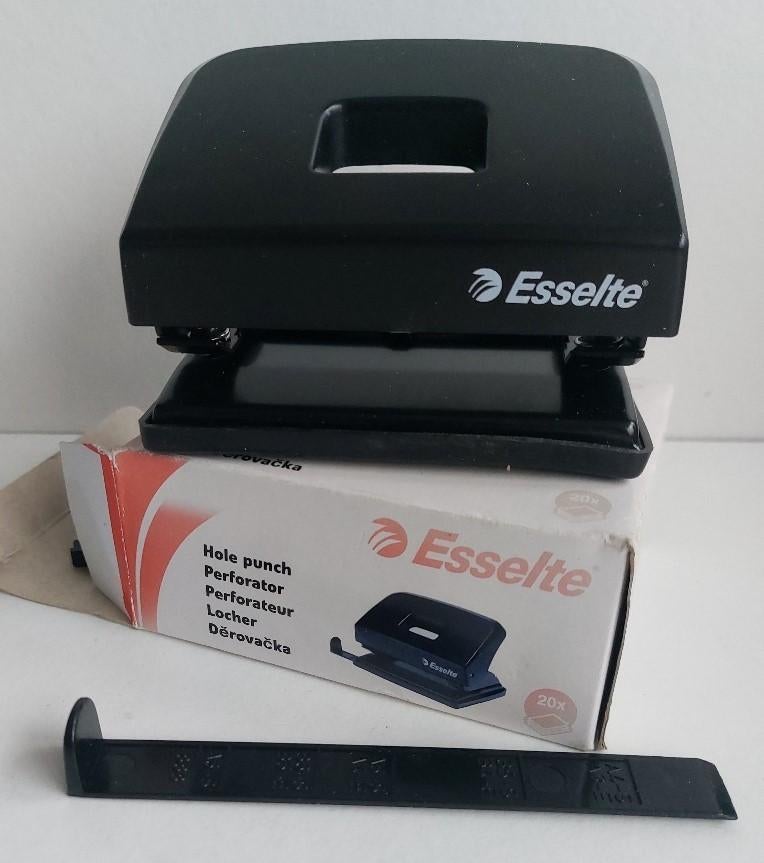 2-Gatsperforator (A4), Esselte (Nieuw), Ophalen of Verzenden, Nieuw