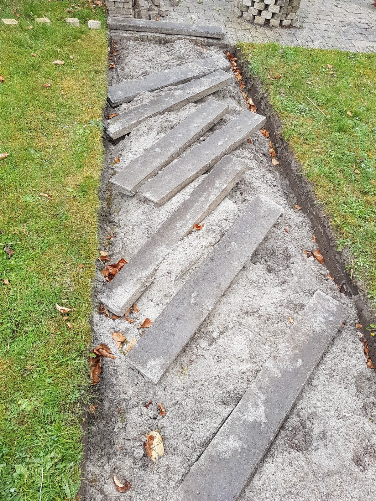 Gratis ophalen opsluitbanden, bakstenen, betonstenen, Tuin en Terras, Ophalen, 10 m² of meer, Overige typen