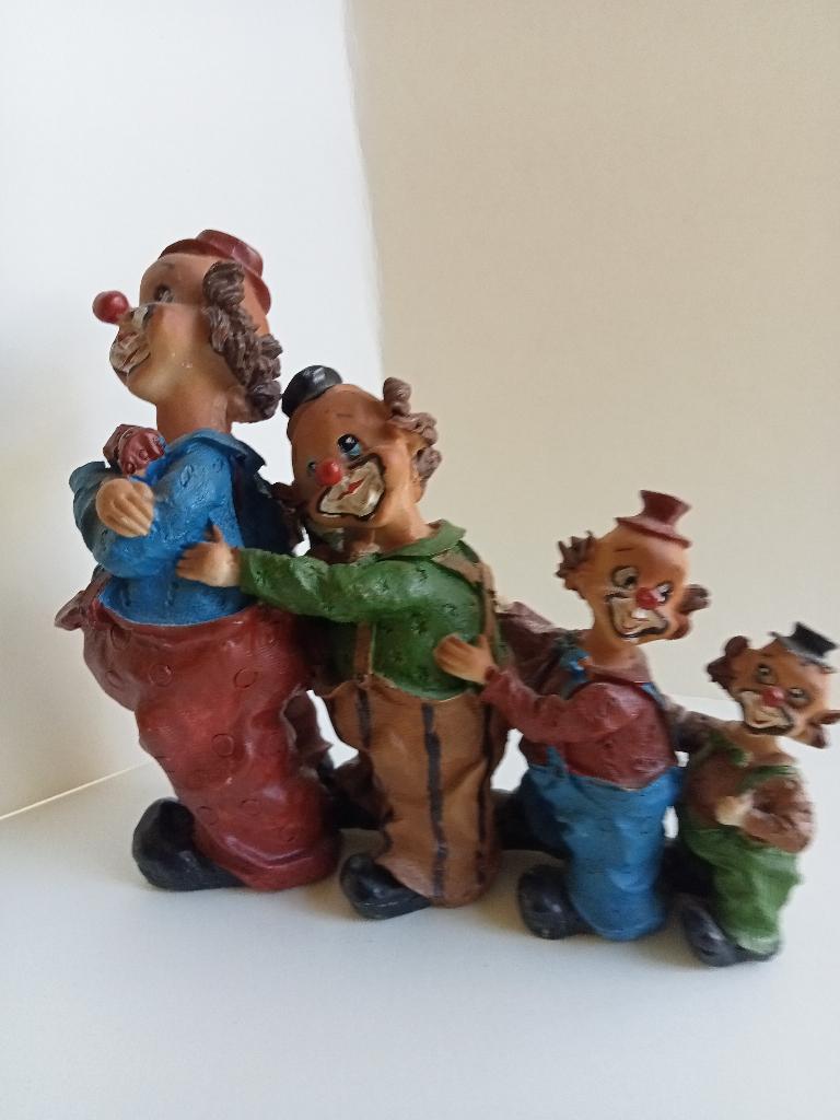 mooi groot clown beeld 20 cm, Verzamelen, Beelden en Beeldjes, Ophalen of Verzenden, Zo goed als nieuw, Mens