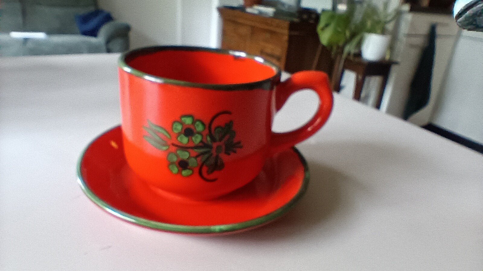 Retro (soep)kop met schotel.
Rood met groene motieven gedeco, Antiek en Kunst, Ophalen of Verzenden