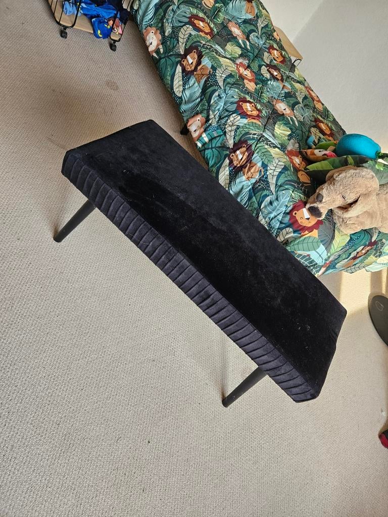 Zwart fluwelen bankje met metalen poten, Ophalen, Gebruikt, Hout