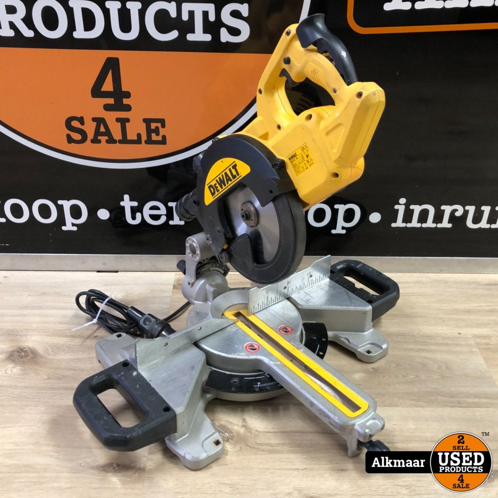 DeWalt DWS774-QS Afkortzaag | Gebruikt, Dewalt, Gebruikt, Support@dewalt.com, 701 E. Joppa Road
Towson, MD 21286
USA