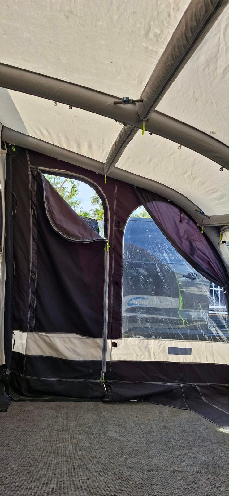 Te koop : opblaasbare voortent  kampa 390, Ophalen, Gebruikt, Tot en met 4