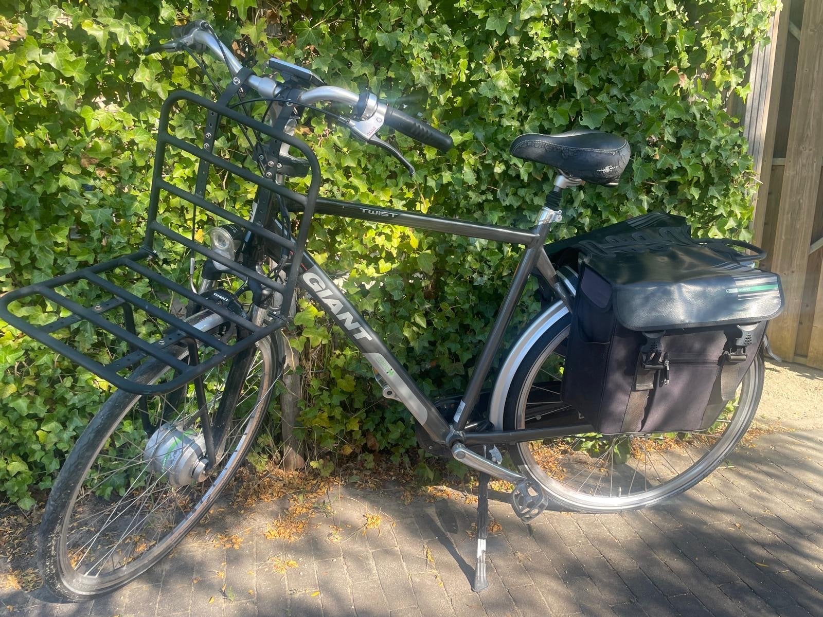 Giant Twist elektrische fiets met fietstassen - opknapper, Ophalen, Minder dan 30 km per accu, Gebruikt, Giant