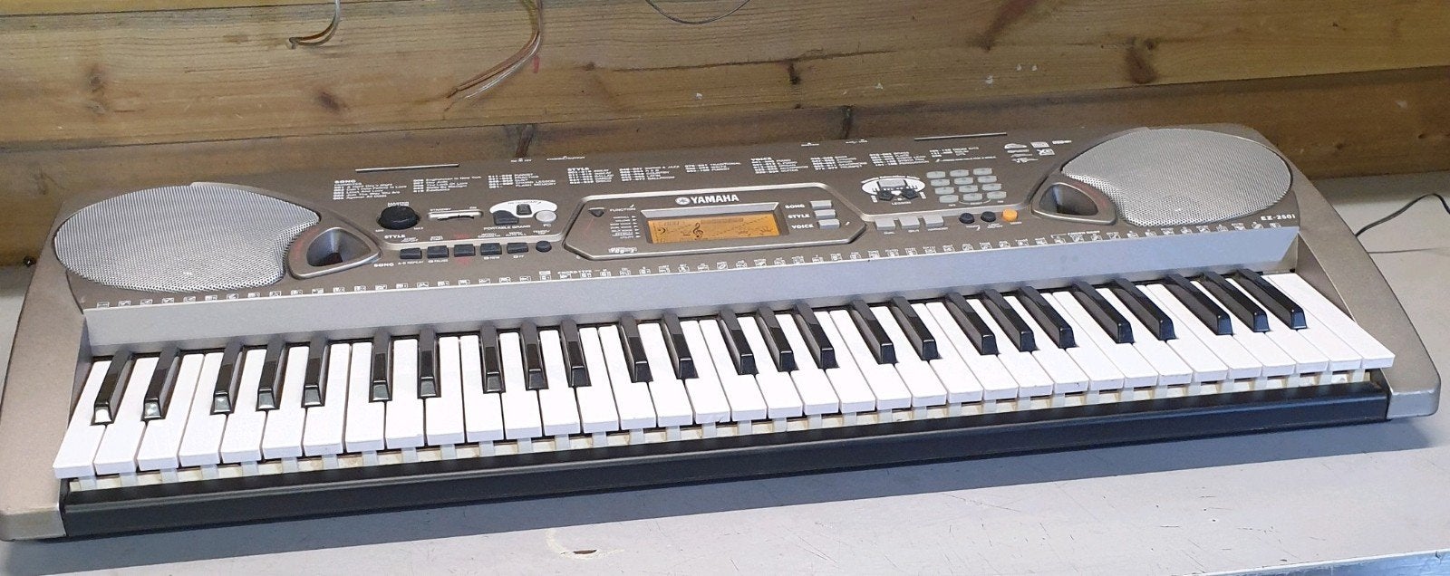 Yamaha keyboard ez-250i met oplichtende toetsen, Ophalen of Verzenden