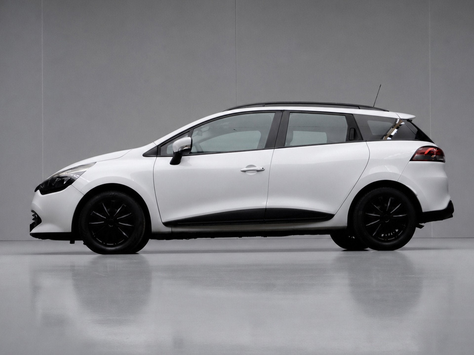 Renault Clio Estate 1.2-16V Authentique Sport (NAVI,LED,CRUI