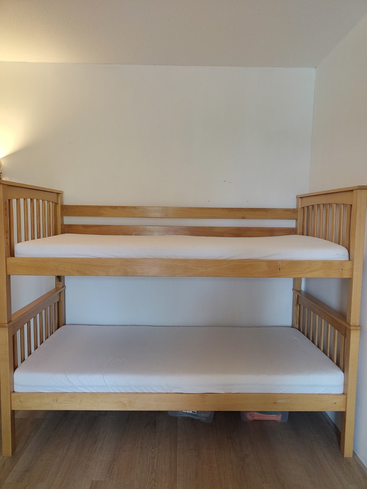 Stevig houten stapelbed - ook los van elkaar te gebruiken