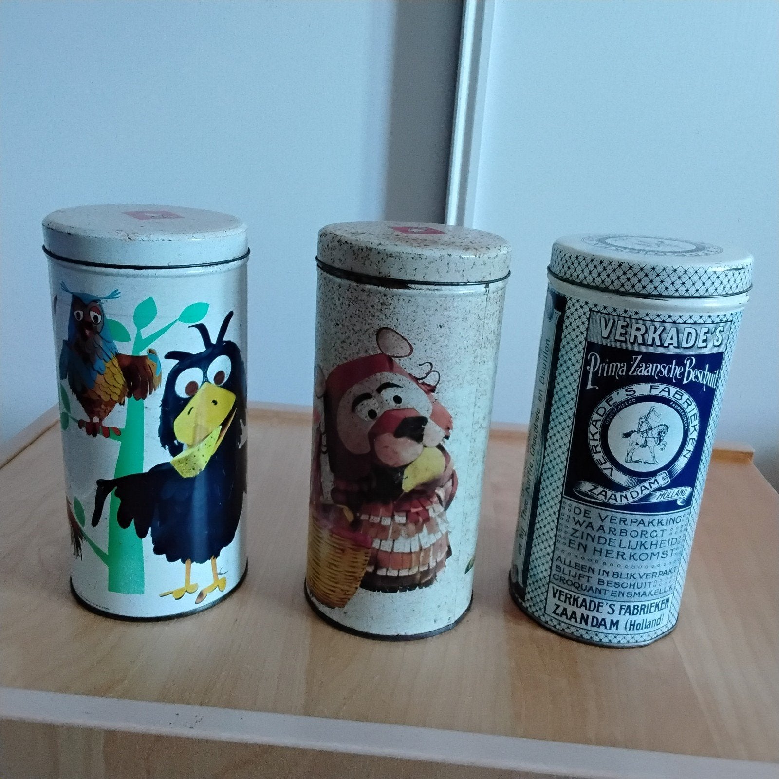 3 beschuitbussen / beschuitblikken Fabeltjeskrant en Verkade, Verzamelen, Blikken, Ophalen of Verzenden, Koek(jes), Verkade