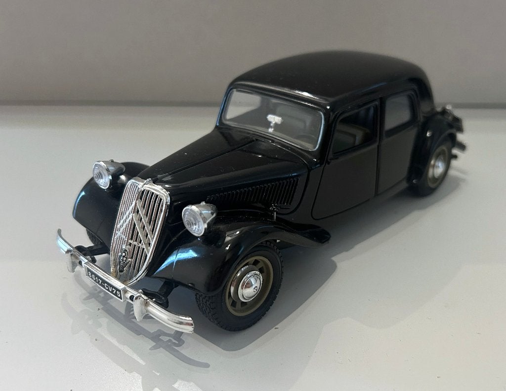 Traction Avant - Burago schaalmodel 1/24, Ophalen of Verzenden, Gebruikt, Auto, Bburago