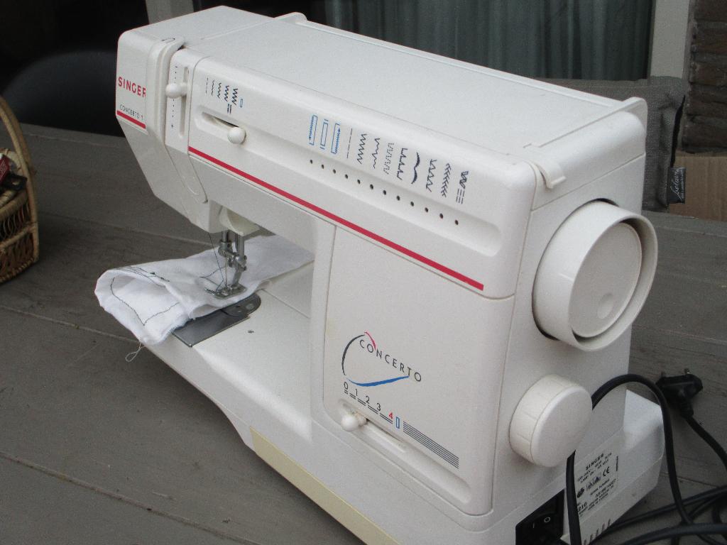 Singer Naaimachine ,v.a 70,00e, Ophalen, Naaimachine, Singer