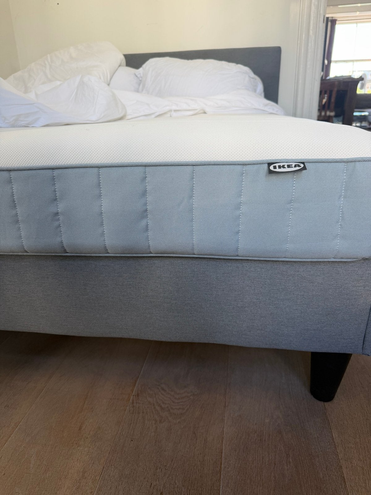 IKEA SÄBÖVIK Bedframe met Vesteröy Matras 160x200cm, Huis en Inrichting, Ophalen, Tweepersoons, Zo goed als nieuw, 200 cm