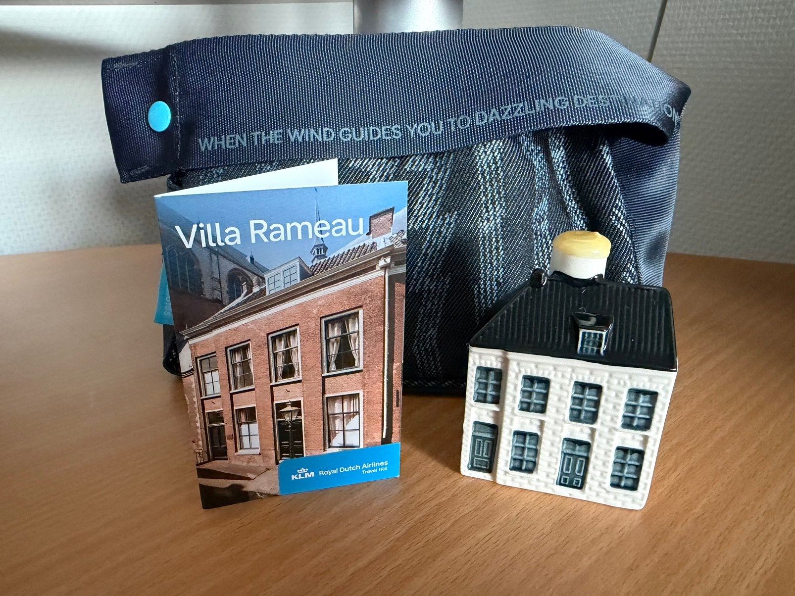 KLM Huisje 106, Verzamelen, Verzenden, Zo goed als nieuw, 61 t/m 80, Gevuld