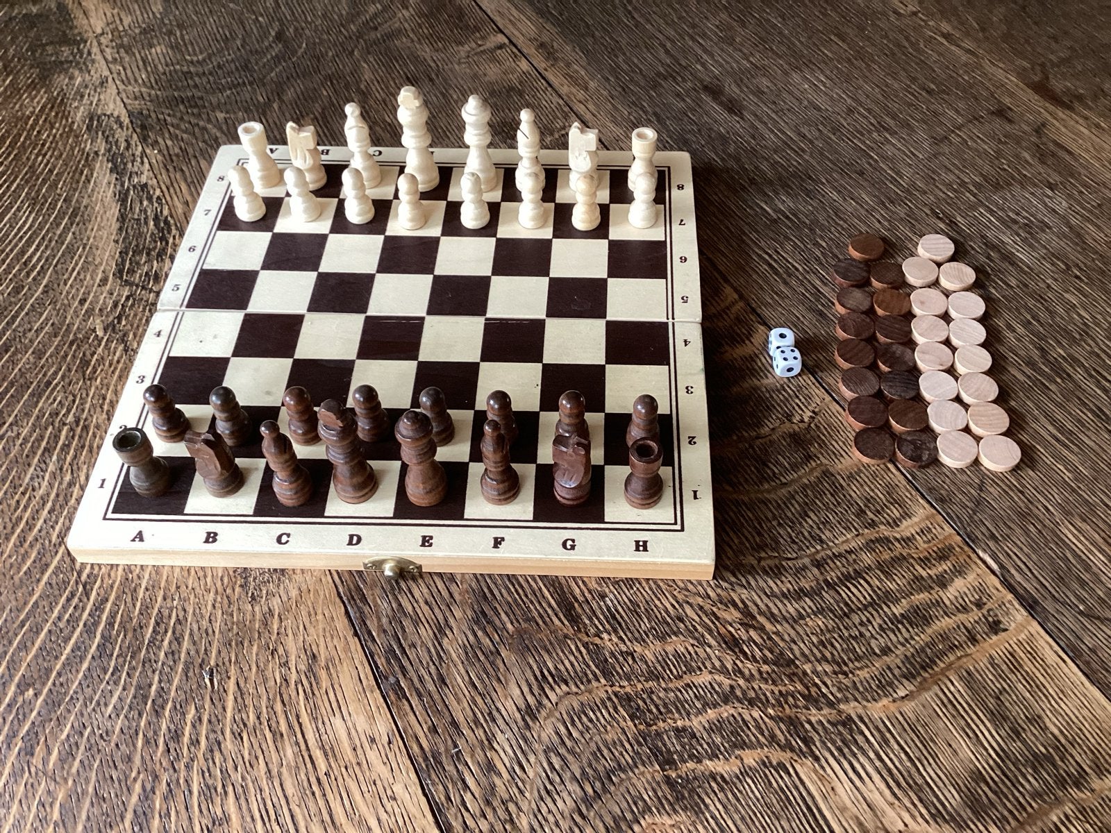 Schaak- en backgammon in opvouwbare doos voor, € 12, Een of twee spelers, Ophalen of Verzenden, Gebruikt, Reisspel