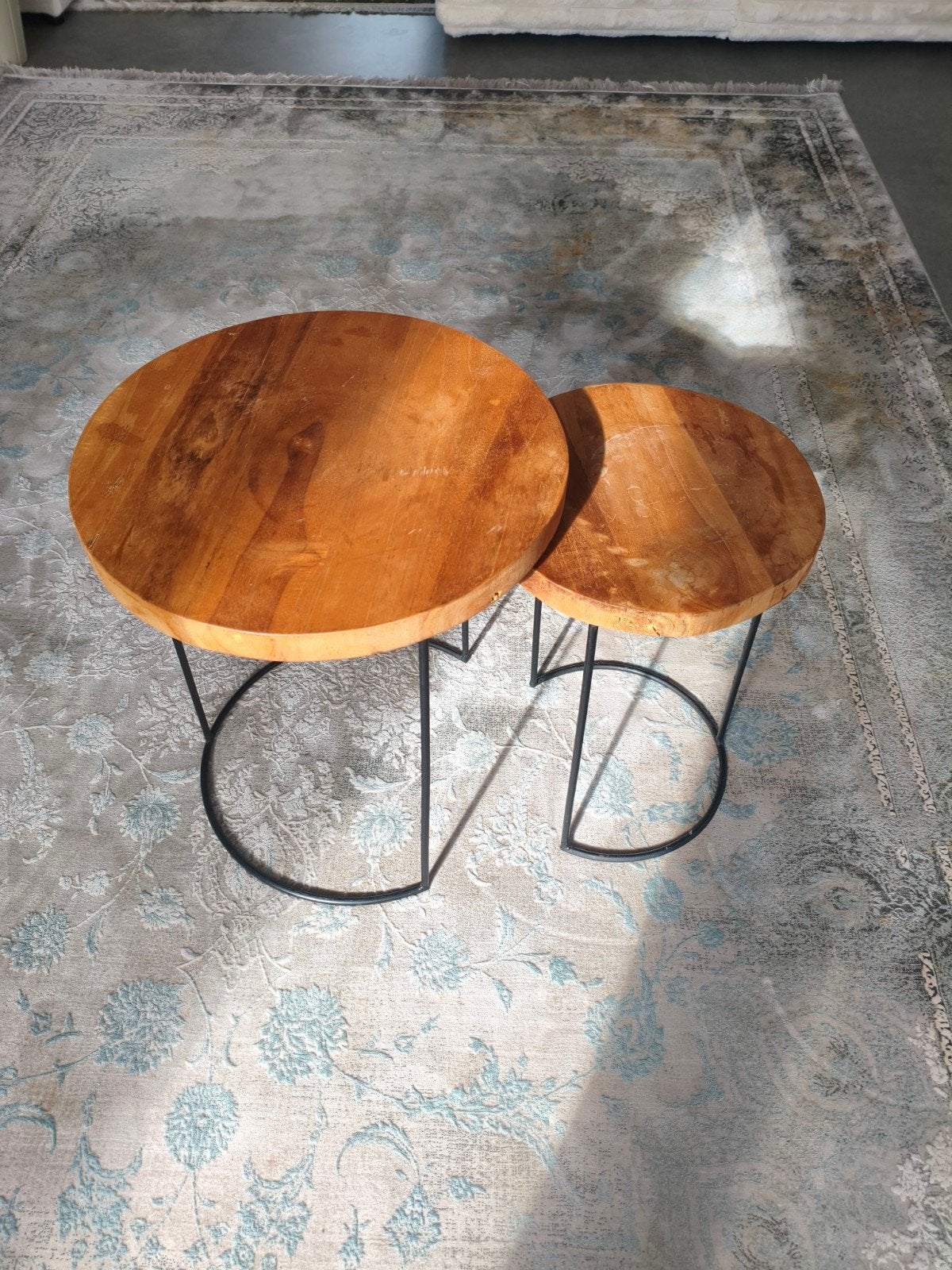Set van 2 ronde salontafels - Hout en Metaal, Huis en Inrichting, Ophalen, Teakhout, Modern, Industrieel, Rond