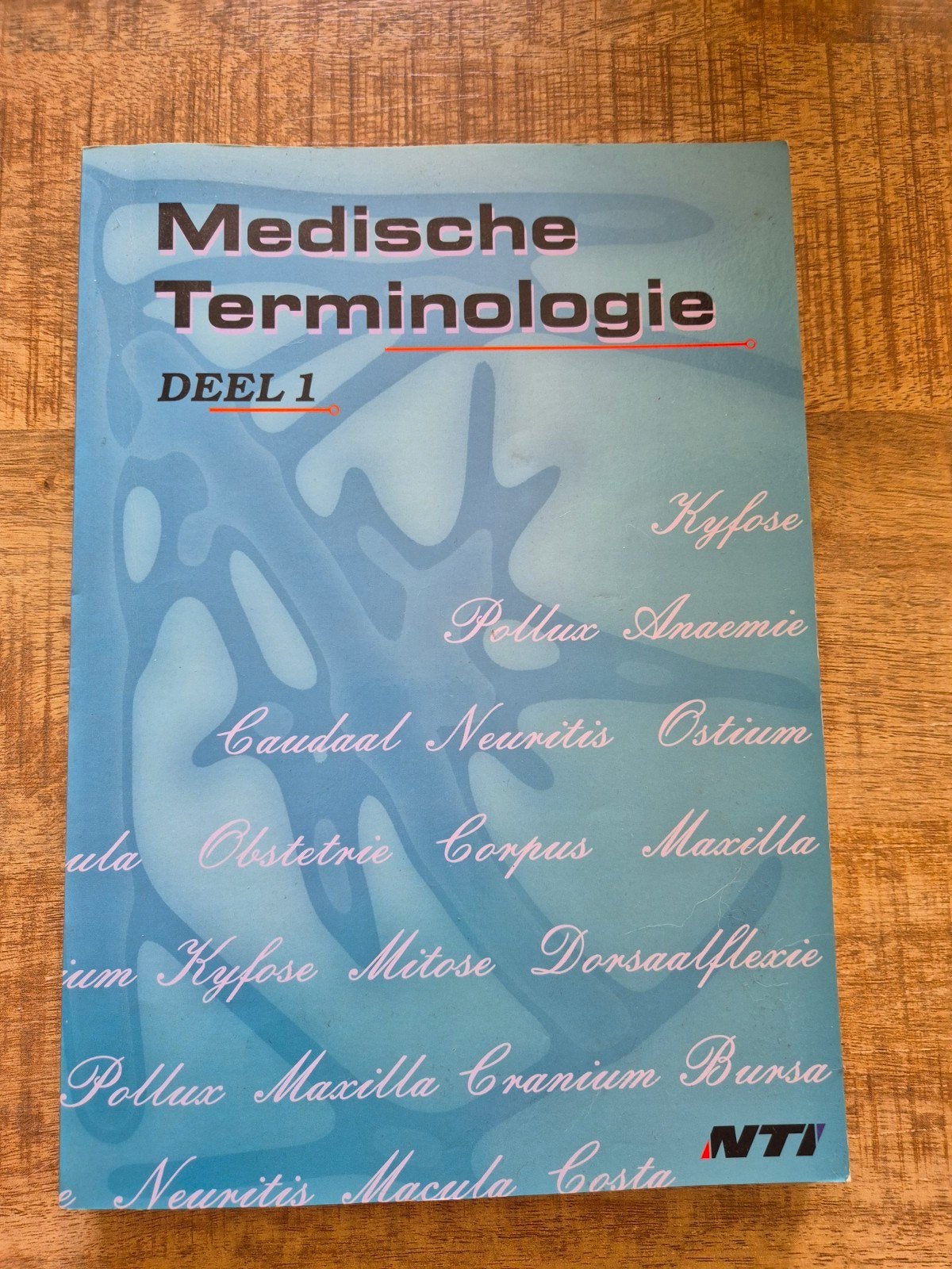 Medische Terminologie Deel 1 & 2 NTI, Zo goed als nieuw, NTI, Beta, HBO