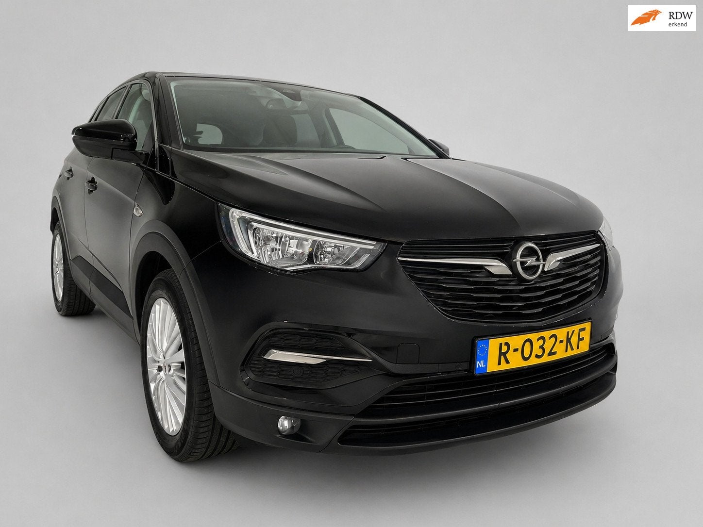 Opel Grandland X 1.2 Turbo Business Executive - Automaat - C, Gebruikt, 1199 cc, Zwart, Automatische klimaatregeling