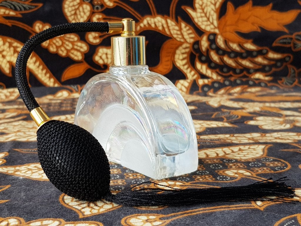 Oude vintage Engelse parfum verstuiver van glas en koper., Ophalen of Verzenden