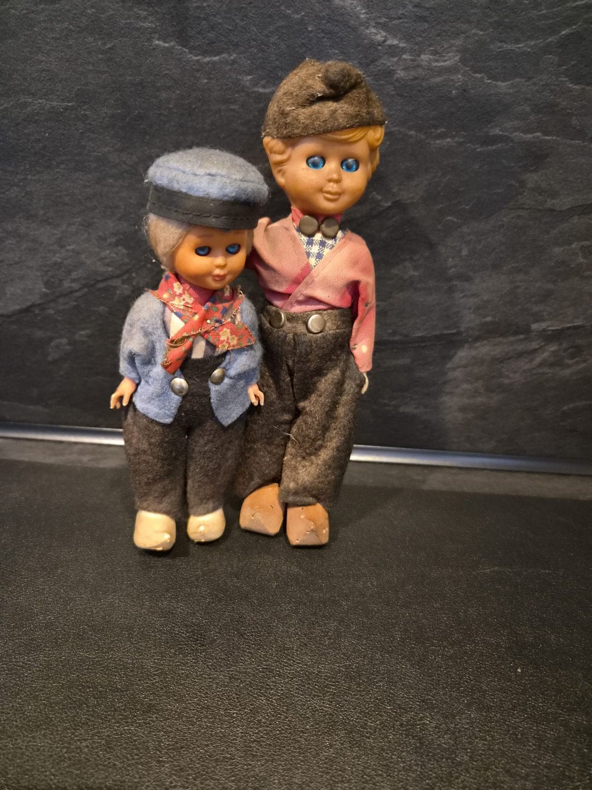 vintage klederdracht poppen., Verzamelen, Spaarpotten, Ophalen, Gebruikt, Overige thema's