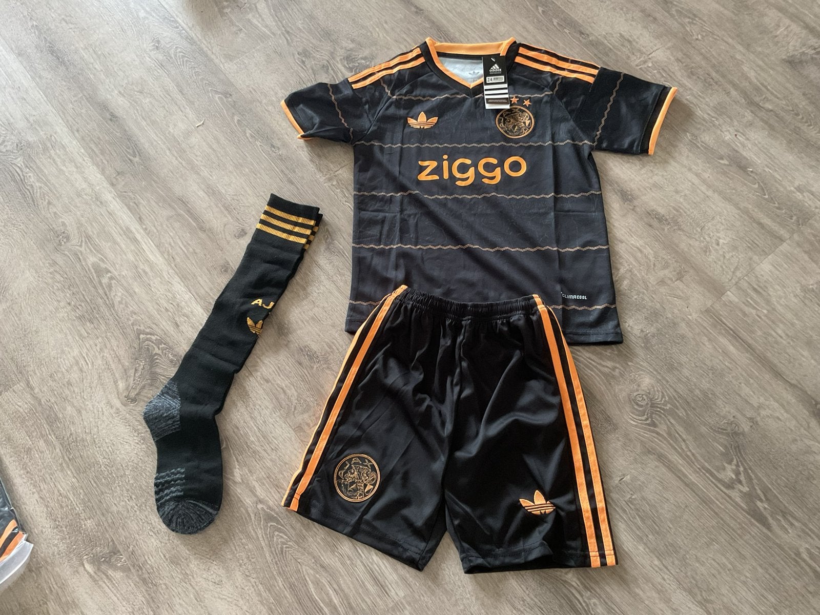 Ajax tenue zwart, Maat XS of kleiner, Ophalen of Verzenden, Zo goed als nieuw, Shirt
