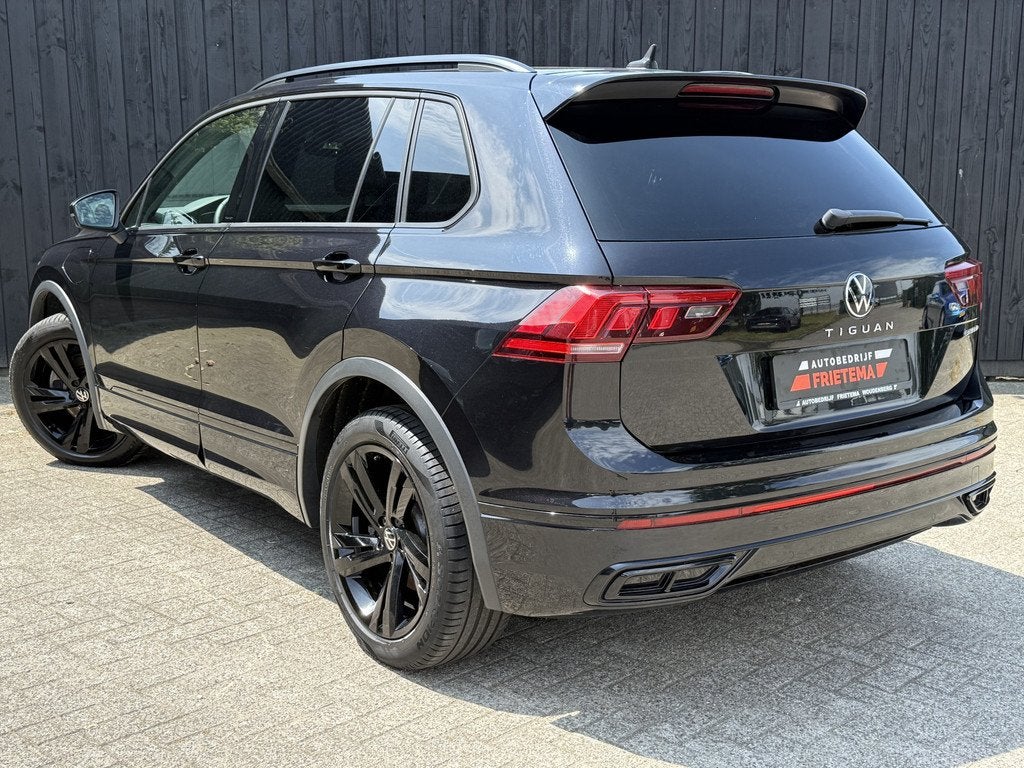 Volkswagen Tiguan 1.4 TSI eHybrid R-Line Business+, Auto's, Volkswagen, Gebruikt, Zwart, 4 cilinders, Leder en Stof