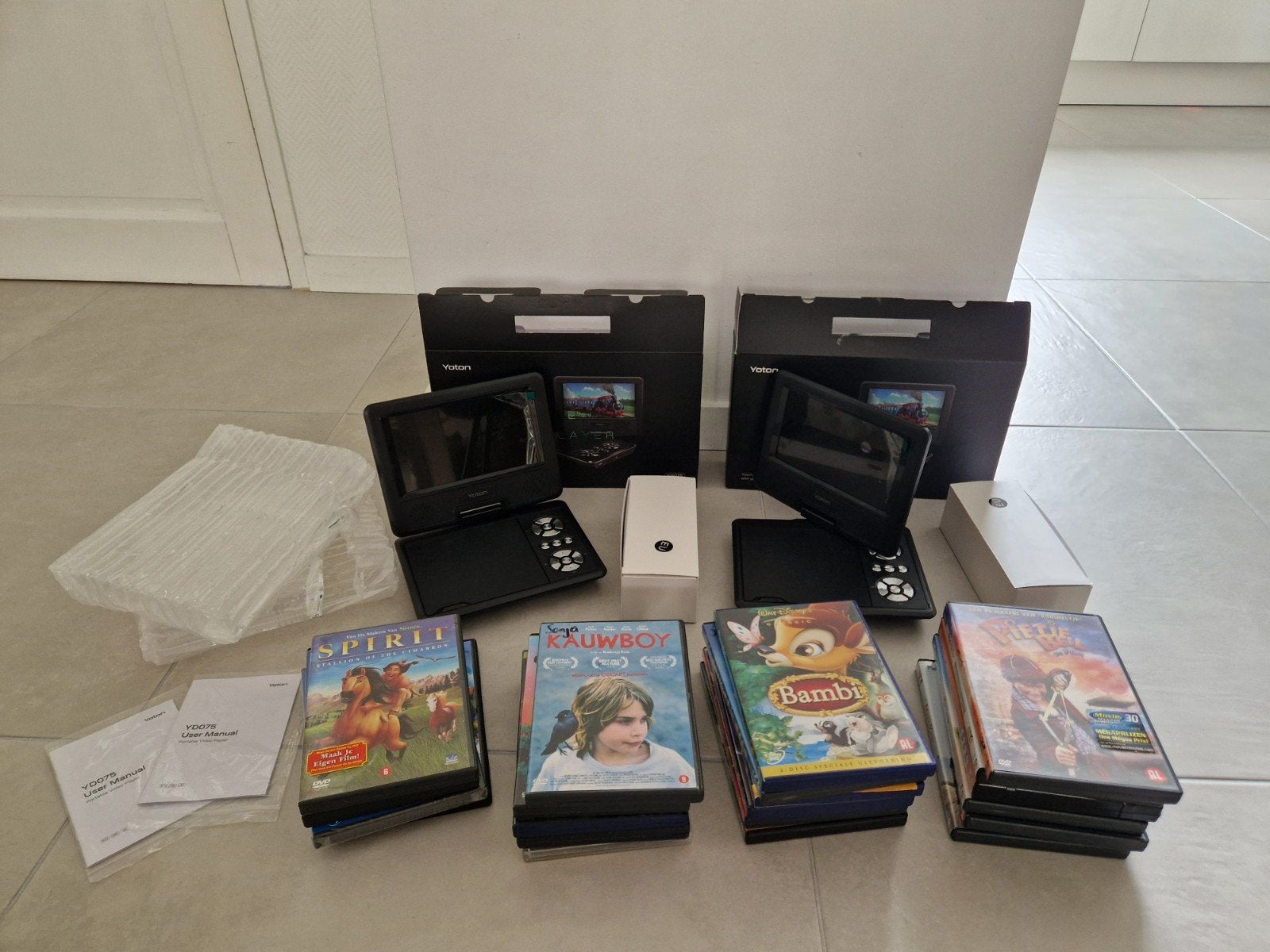 Portable Dvd speler, 2 stuks + 21 dvd's, Ophalen of Verzenden, Zo goed als nieuw