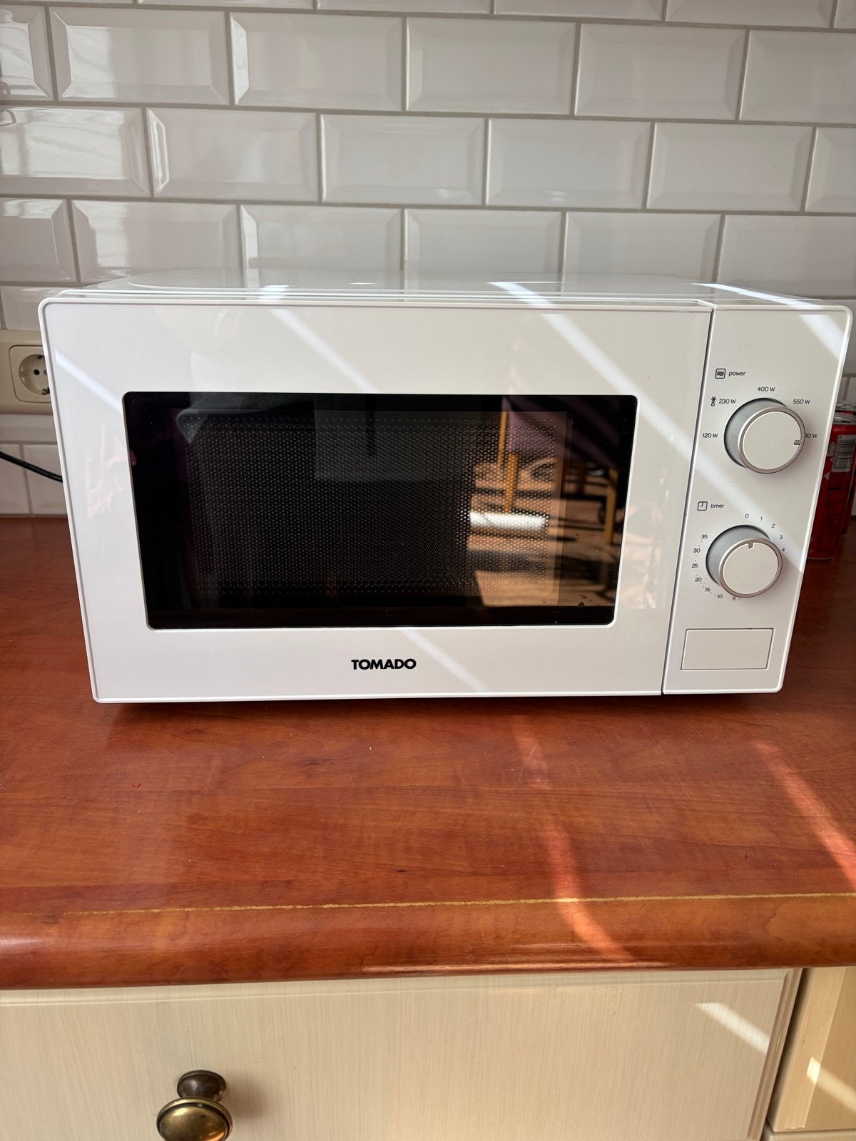 Tomado Magnetron - Wit - Zo goed als nieuw, Ophalen of Verzenden, Draaiplateau, Magnetron, Zo goed als nieuw