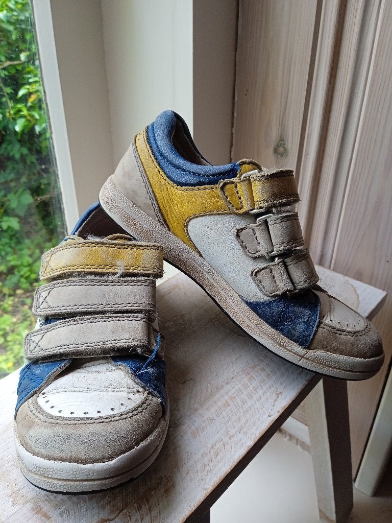 Schoenen Trackstyle blauw geel maat 30, Schoenen, Ophalen of Verzenden, Jongen, Gebruikt