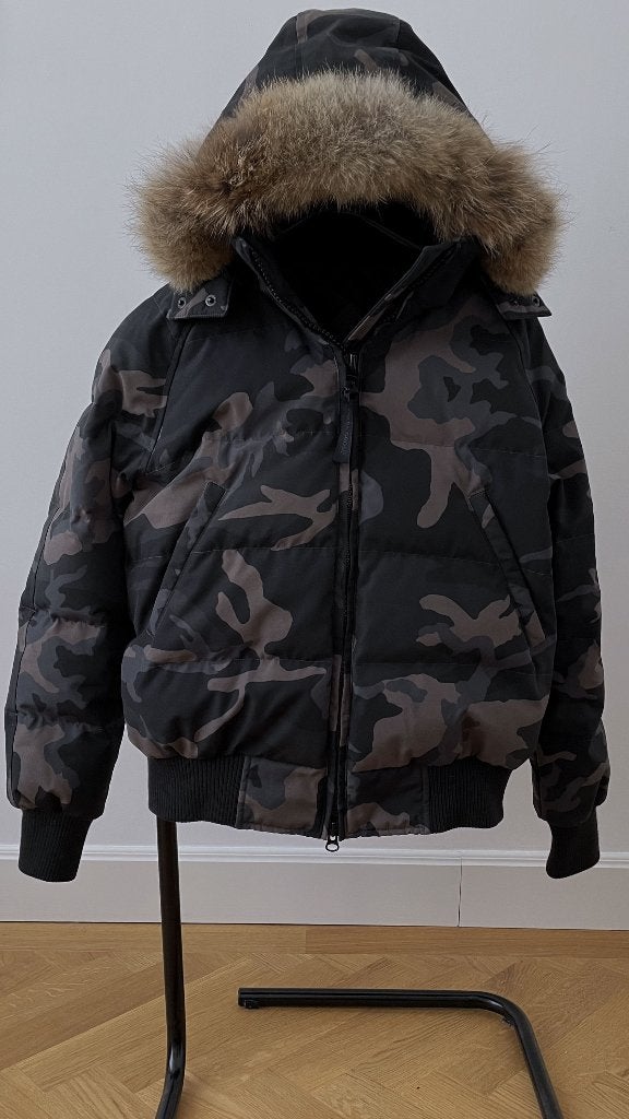 Canada Goose | Savona Bomber Black Label Donsjas | Size L, Ophalen, Zo goed als nieuw, Maat 38/40 (M), Zwart