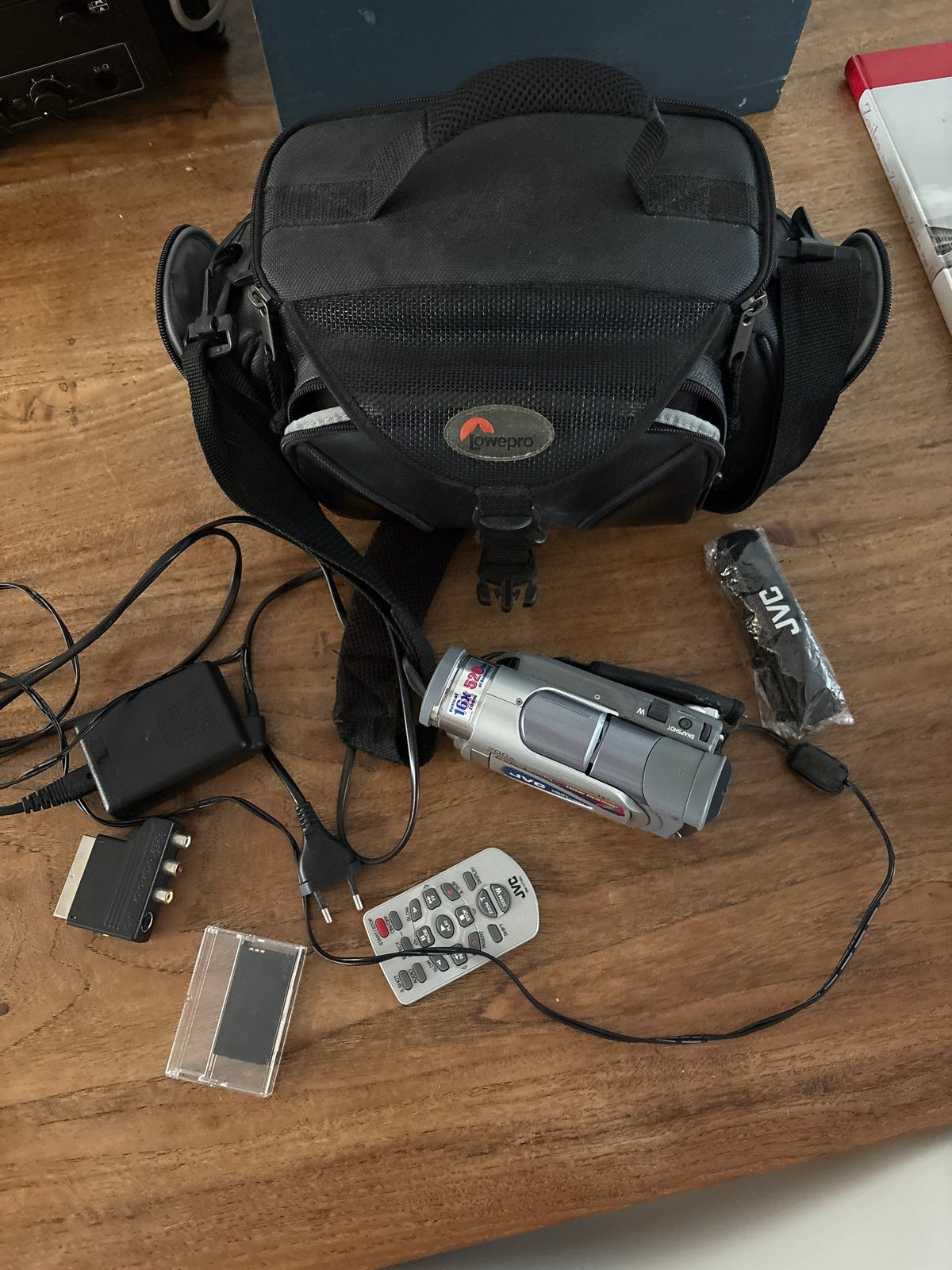 JVC Mini DV digitale videocamera met accessoires, Mini dv, Gebruikt, JVC, Camera