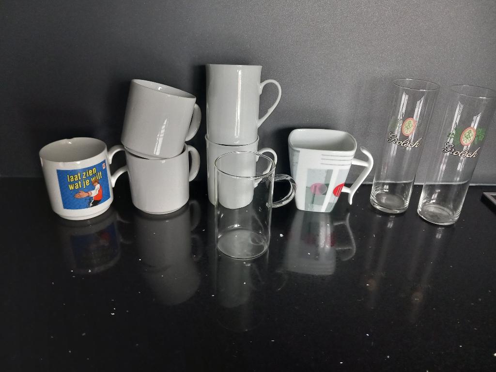 Mokken, bierglazen, (verkocht )theeglas (verkocht)., Ophalen of Verzenden