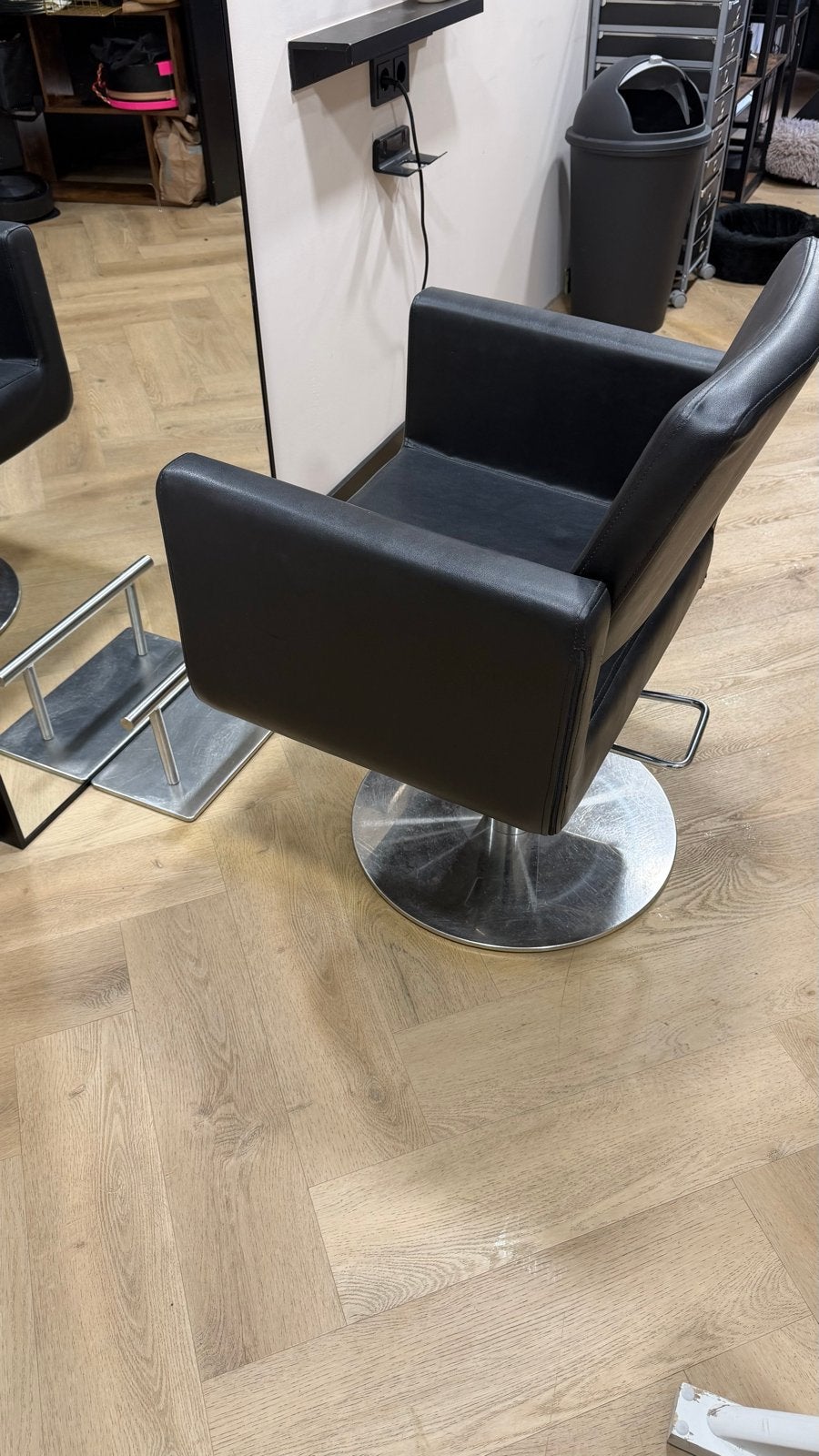 Professionele kappersstoel + RVS voetsteun | Zwart, Ophalen