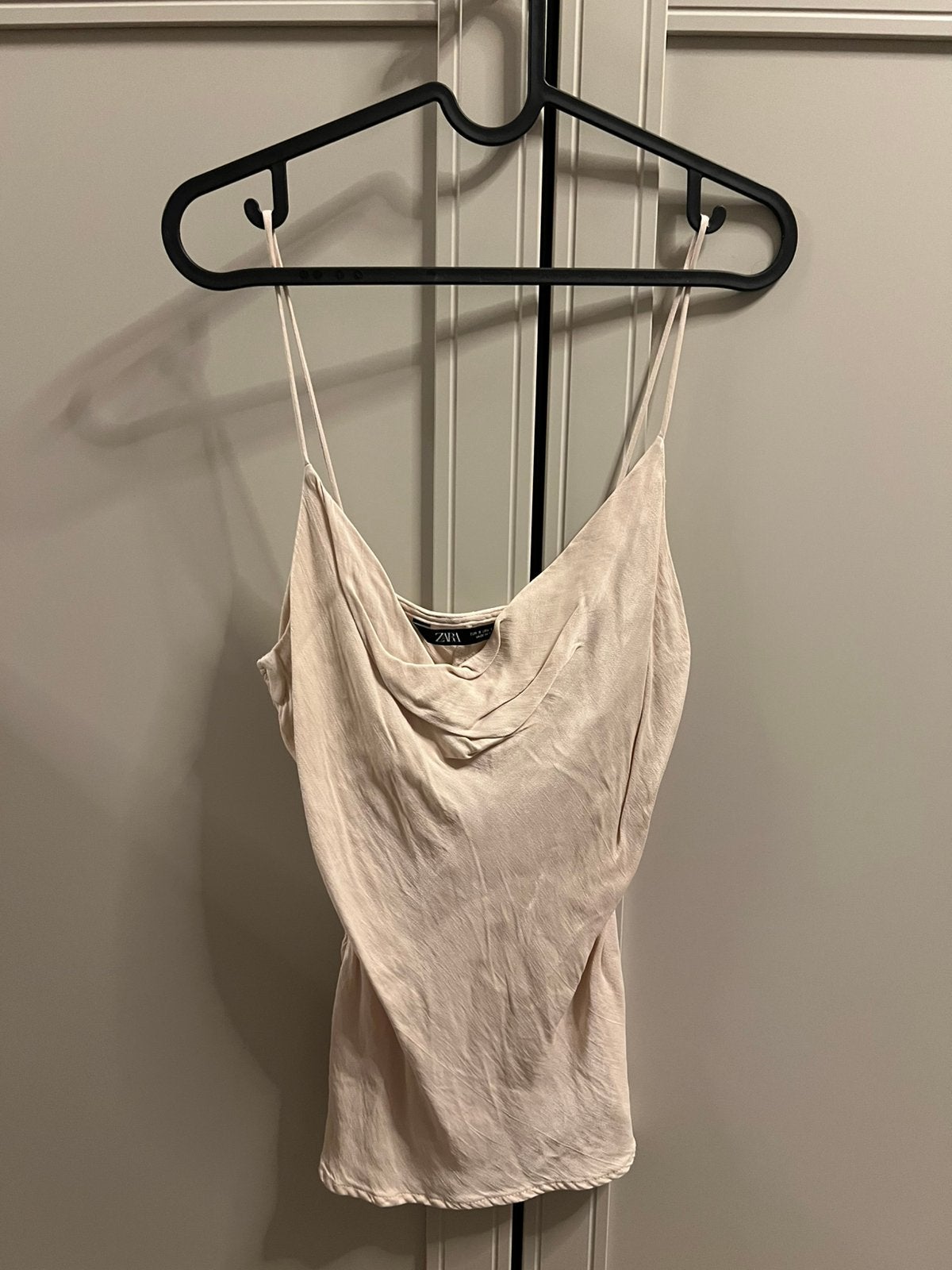 Beige satijn blouse shirt top tops S Zara chique, Kleding | Dames, Tops, Beige, Nieuw, Ophalen of Verzenden, Maat 36 (S)