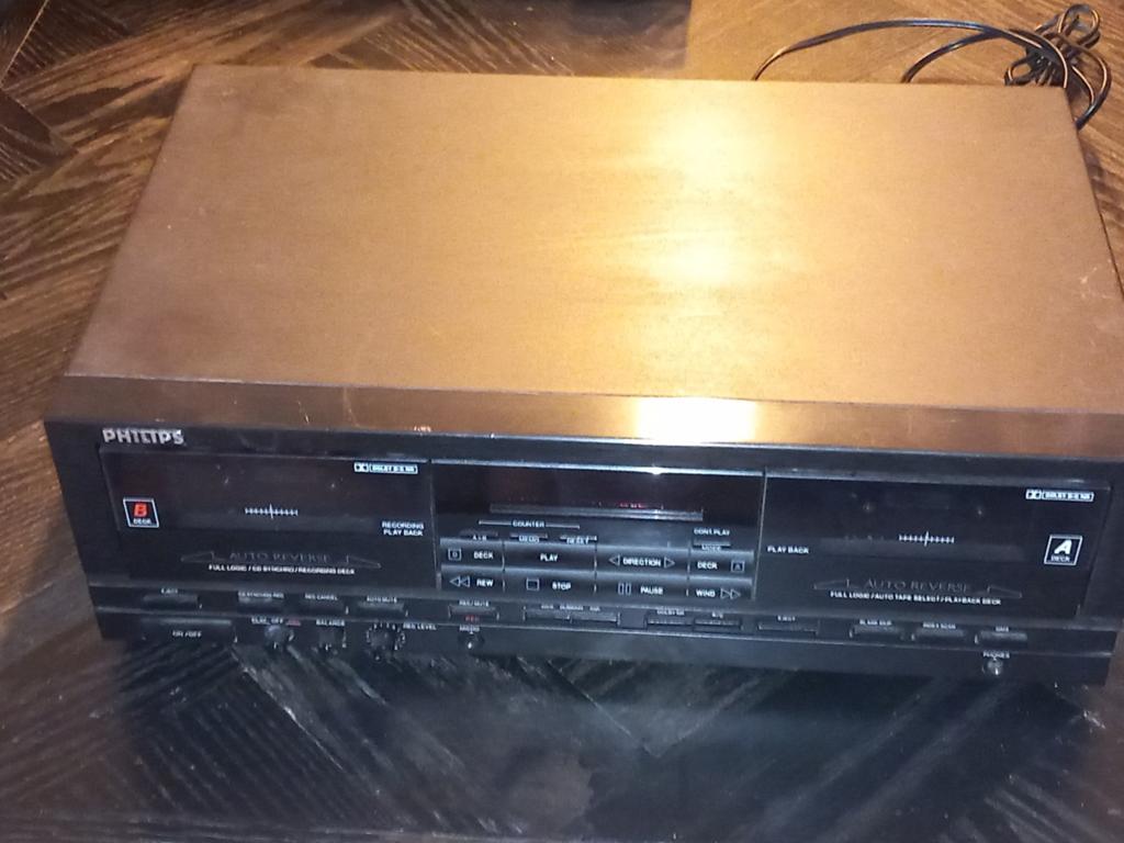 Philips Dubbel Cassettedeck FC 670/00R - Auto-reverse, Dubbel, Philips, Tiptoetsen, Info@philips.com