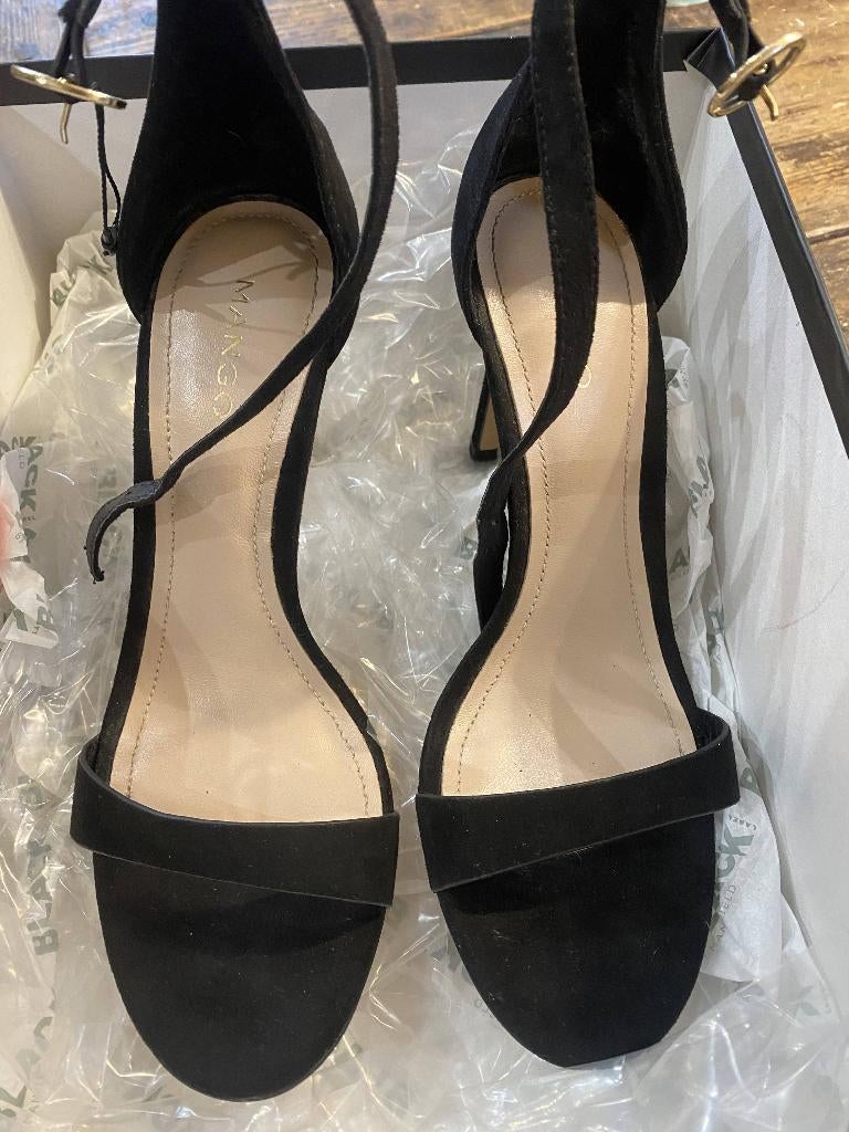 * Zwarte haksandaal materiaal suède (leer) maat 36, Mango, Zwart, Ophalen of Verzenden, Schoenen met hoge hakken