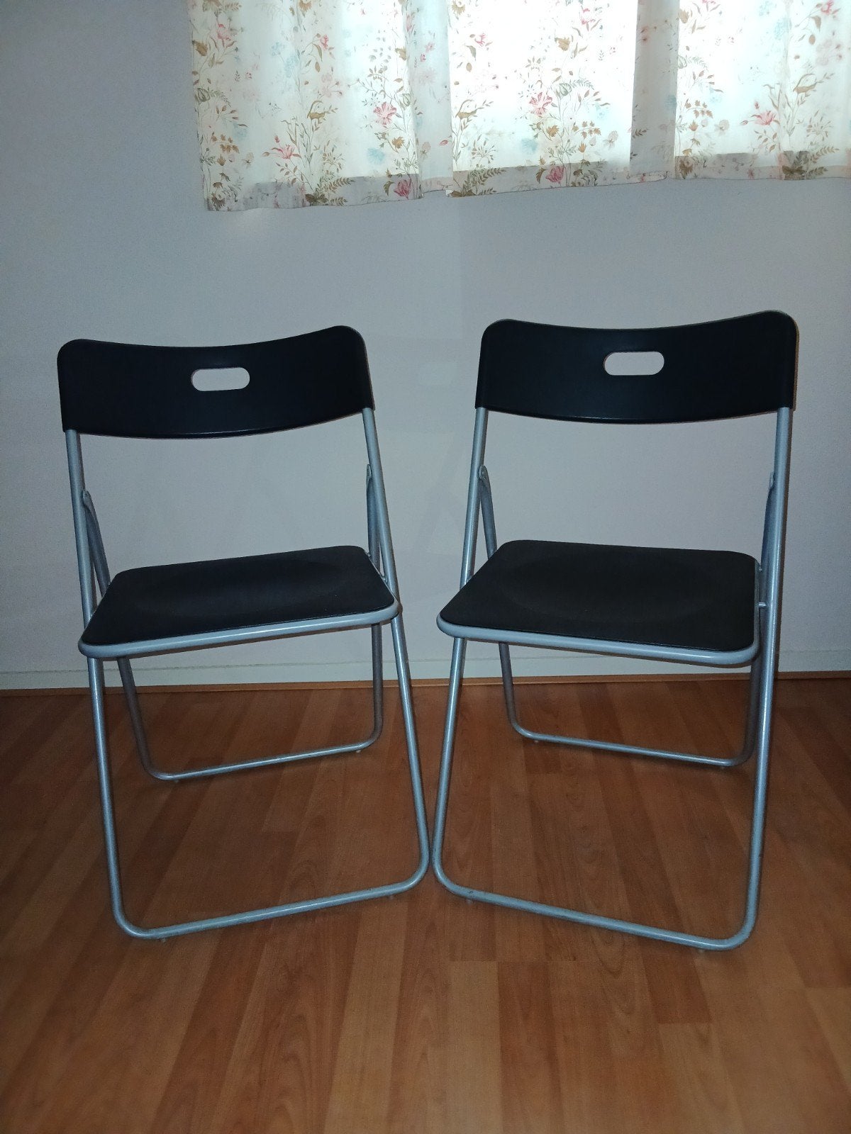 Set van 2 zwarte klapstoelen, Gebruikt, Twee, Zwart, Ophalen of Verzenden