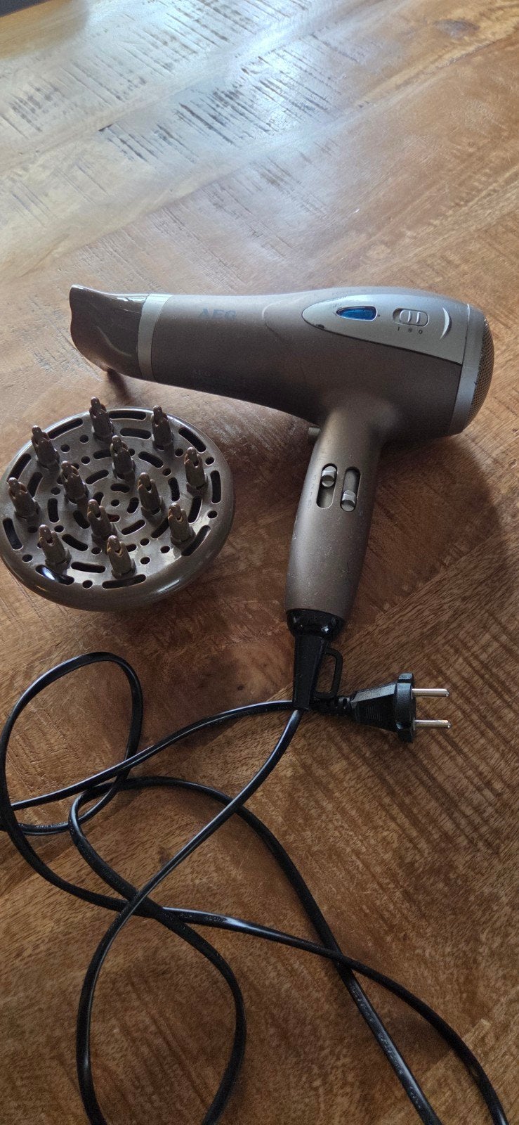 AEG Föhn 2200W met diffuser, Ophalen of Verzenden, Gebruikt, Haarverzorging