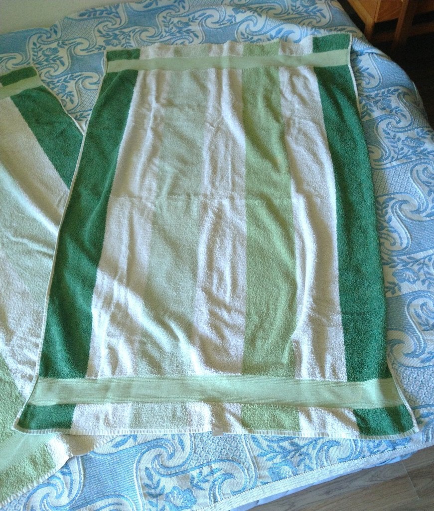 2x badlaken handdoek 100% katoen, Ophalen of Verzenden, Gebruikt, Groen, Badlaken
