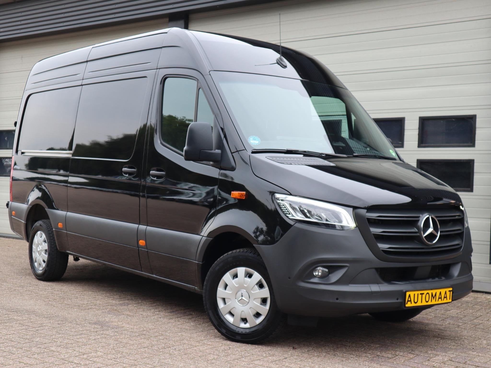 Mercedes-Benz Sprinter 317 CDI Automaat L2H2 LED - 3,5t kg T, Auto's, Automaat, Verwarmde buitenspiegels, Euro 6, 4 cilinders