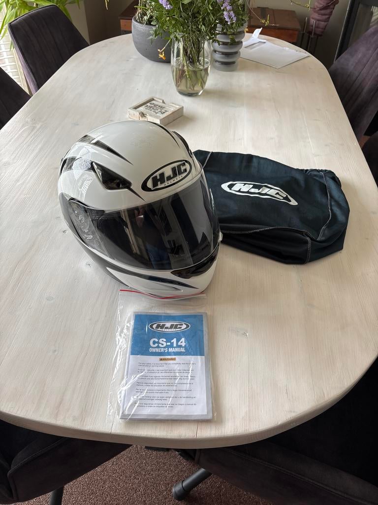 Nagenoeg nieuwe HJC CS-14 motorhelm wit/zwart maat M, Motoren, Kleding | Motorhelmen, M, HJC, Ophalen of Verzenden, Nieuw zonder kaartje