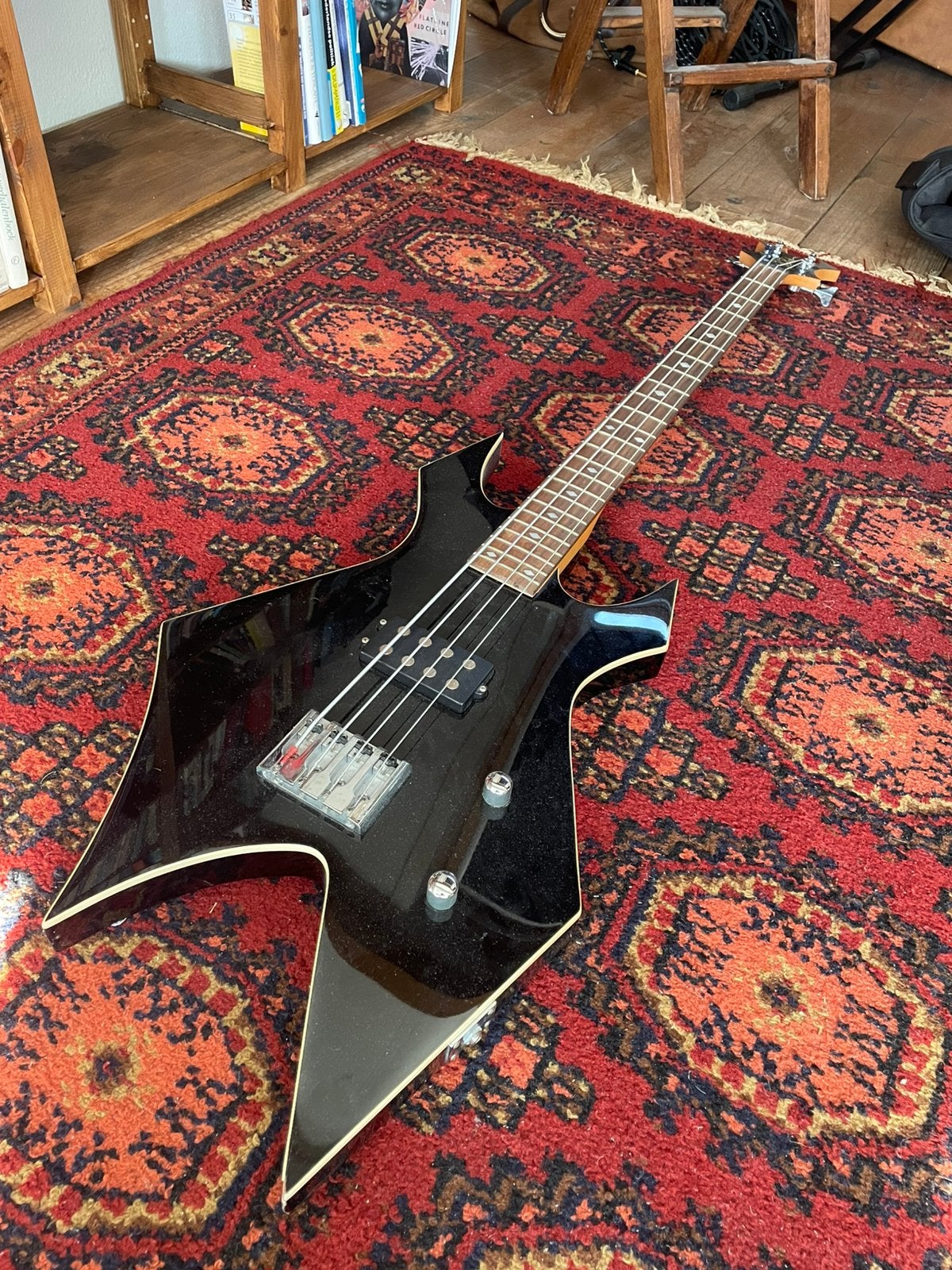 BC Rich Revenge bass
