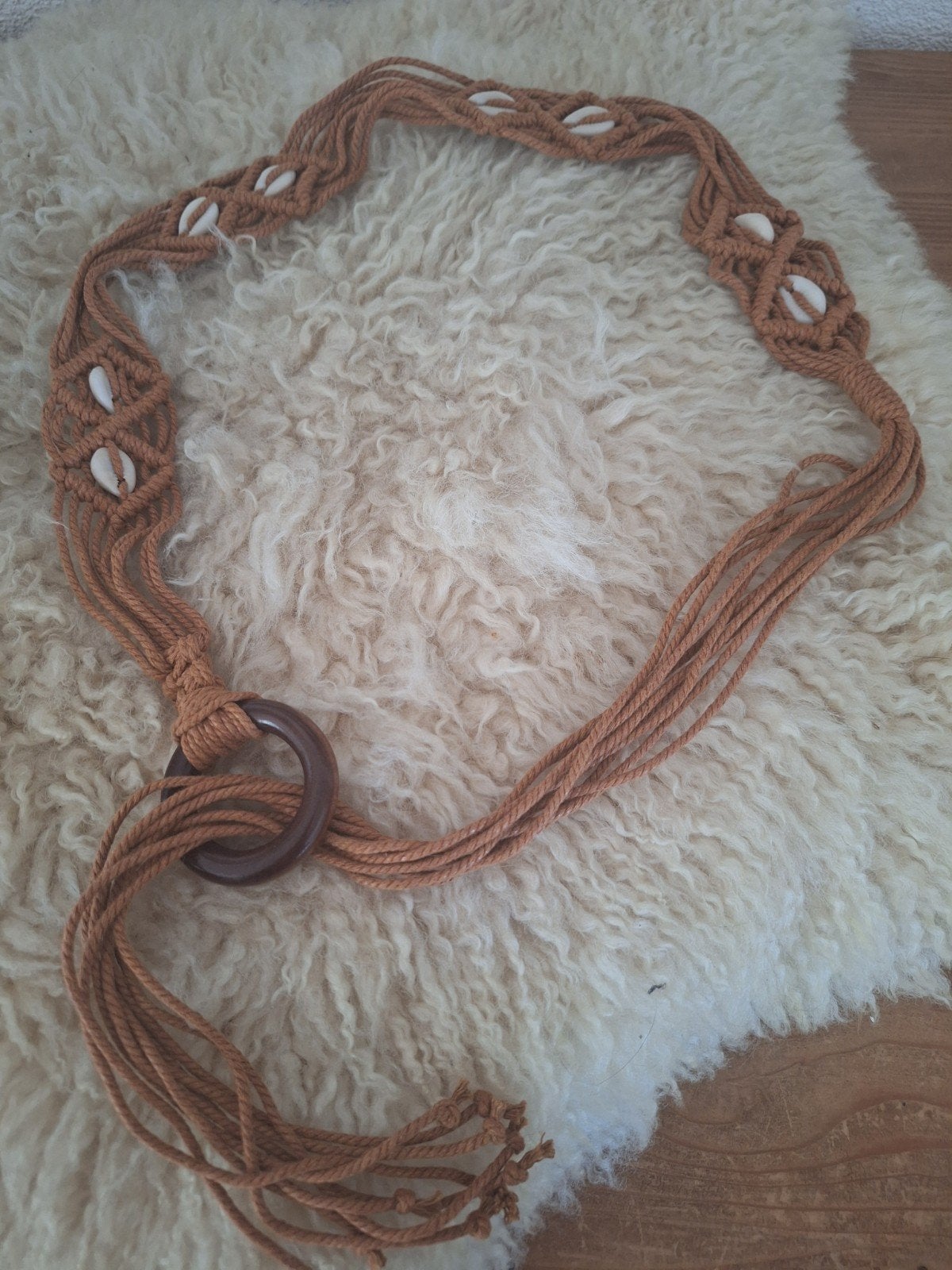 Leuke nieuwe boho riem met kauri schelpjes, maat 36, 38, 40, Nieuw, Heupriem, Ophalen of Verzenden, 3 tot 5 cm