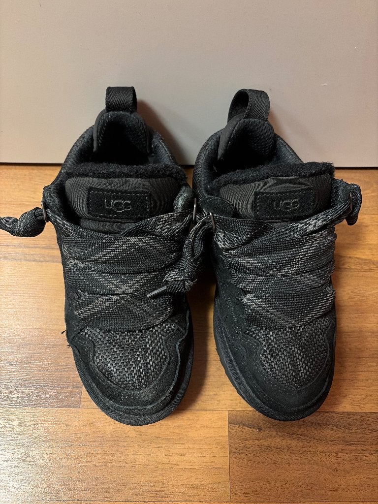 Ugg lowmel zwart mt.36, UGG, Zwart, Ophalen of Verzenden, Sneakers of Gympen