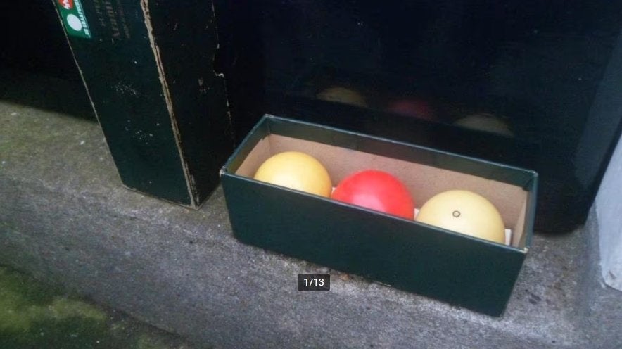 Doos biljartballen 61,5 mm. Super Amarith made in Belgium, Sport en Fitness, Biljarten en Poolen, Ophalen of Verzenden, Gebruikt