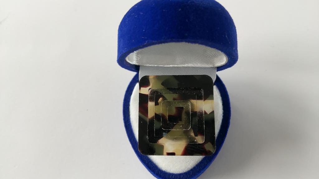 Nieuwe kunststof ring met camouflagepatroon, Sieraden, Tassen en Uiterlijk, Ringen, Kunststof, Nieuw, Ophalen of Verzenden, 17 tot 18