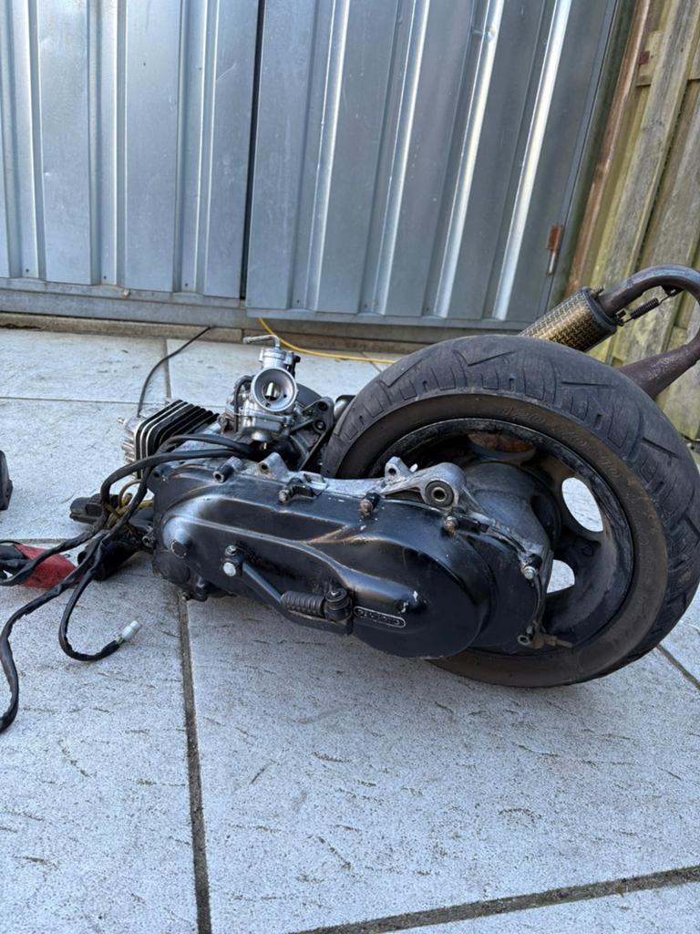 70cc 2t blok.  PLUG EN PLAY, Ophalen, Gebruikt, Blok, Vespa/piaggio